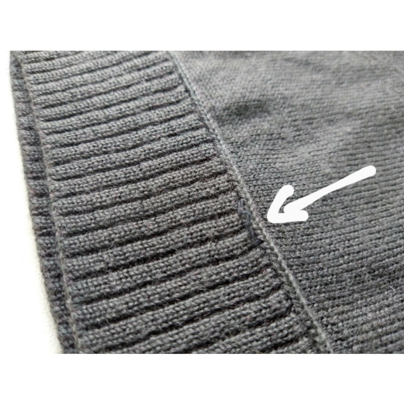 100% Extra Fine Merino Wool Transcript Gray V-Neck Medium Weight Sweater - Picture 8 of 9